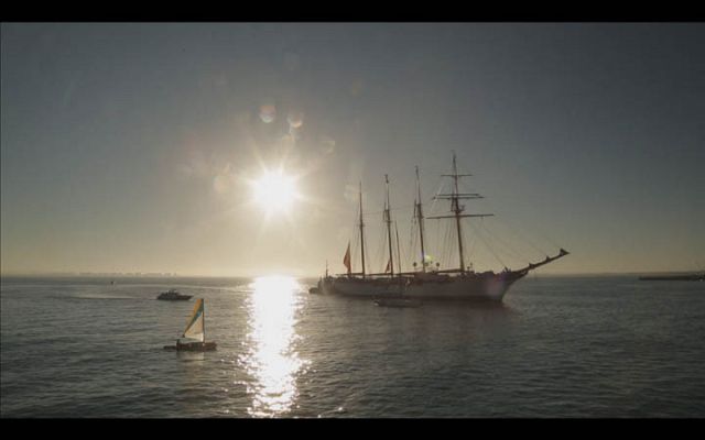 Capitán Q - Escoltado por el buque escuela Juan Sebastián Elcano