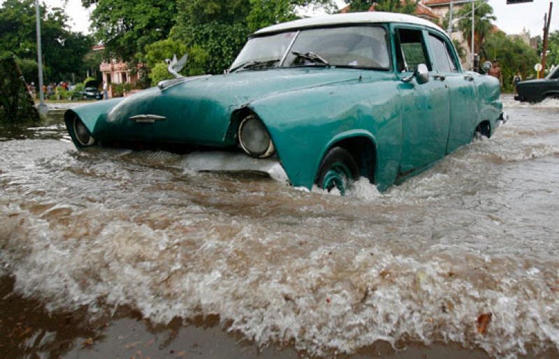 'Gustav' ha dejado 27 muertes en la República Dominicana y Haití