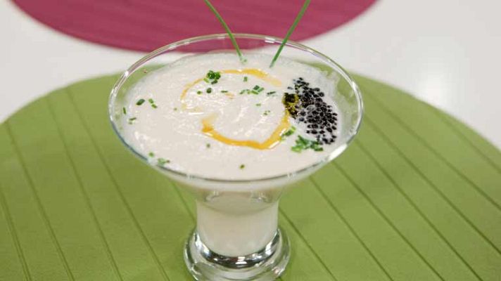 RTVE Cocina - Crema fría de espárragos con huevas