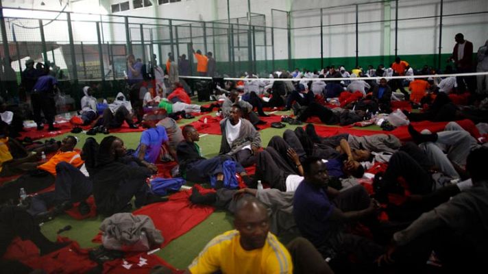 Telediario 1 - Realojados la mitad de los inmigrantes que llegaron a Tarifa