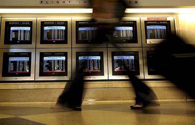  - No te descalces en el aeropuerto