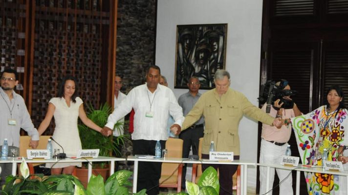 Telediario 1 - Las víctimas del conflicto Colombiano se reúnen por la paz