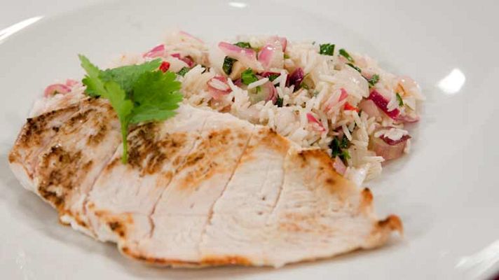 RTVE Cocina - Ensalada de arroz con pollo, hierbas frescas y lima
