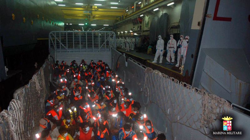 La marina italiana rescata a 1.900 personas frente a las costas de Sicilia