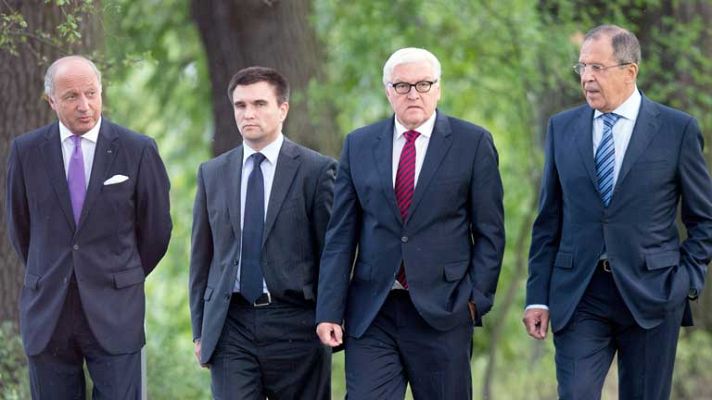 Telediario 1 - Ucrania acusa a los rebeldes de disparar un misil contra un grupo de civiles