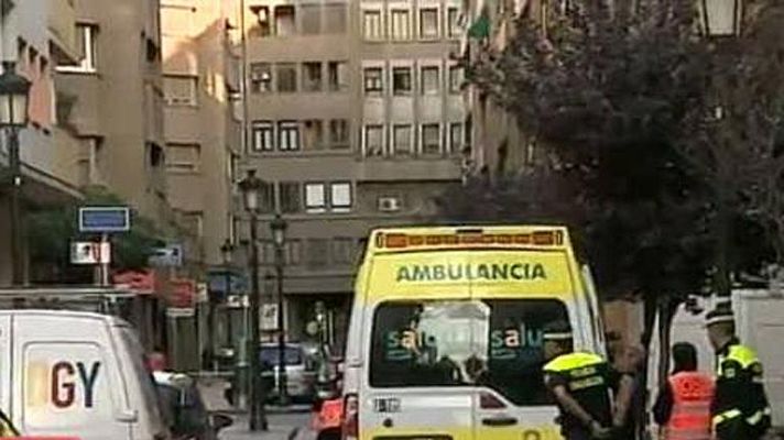 Informativo 24h - Un hombre armado se atrinchera en un bar de Zaragoza