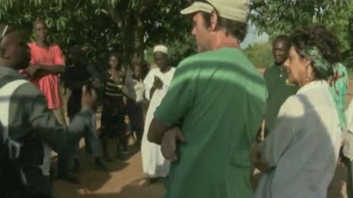 Telediario 1 - Población española en países con ébola