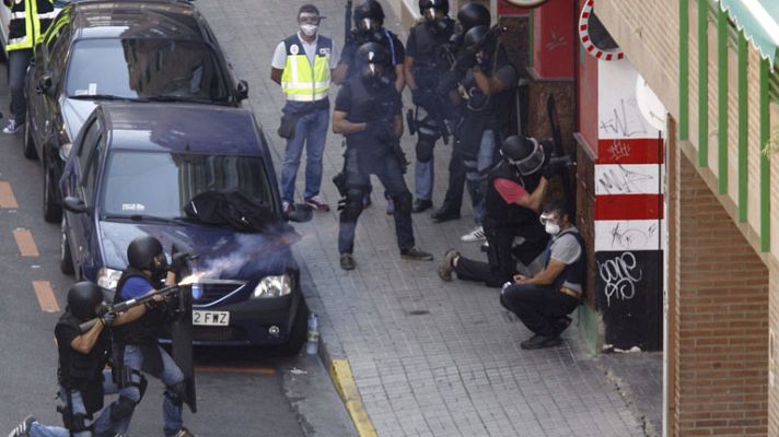 España Directo - Un hombre se atrinchera en un bar y se suicida