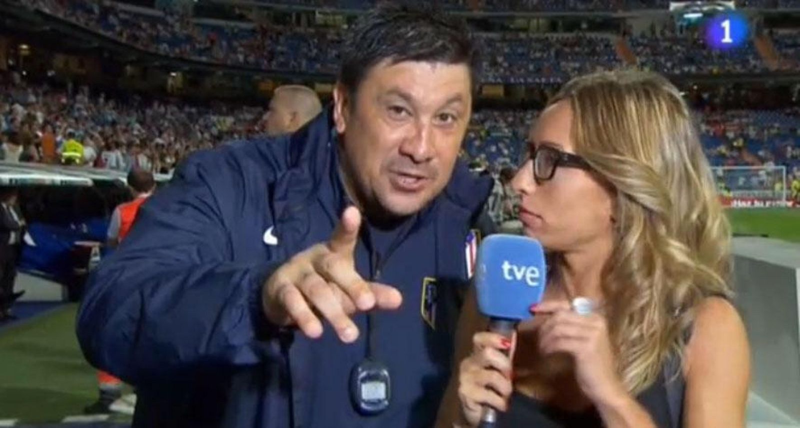 El Mono Burgos y Silvia Barba: "Ayudar en casa" | Ver