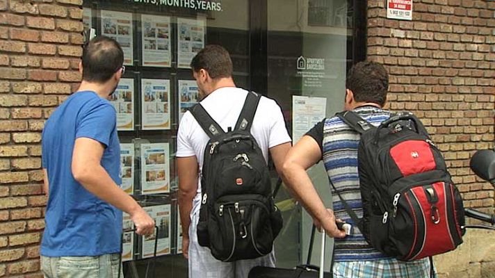 Telediario 1 - Los vecinos de la Barcelona se manifiestan contra el alquile