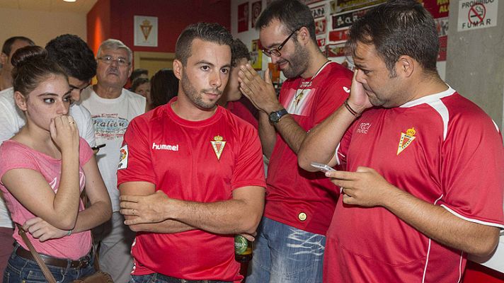 Telediario 1 - Las peñas del Murcia cargan contra la LFP