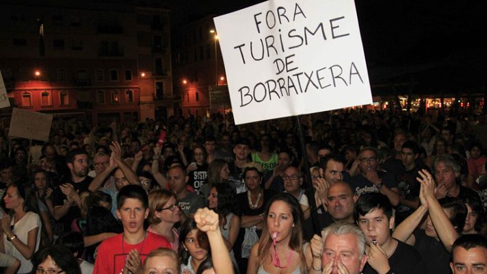 Informativo 24h - Barcelona aumentará el control a los pisos turísticos de La Barceloneta, sin abolirlos