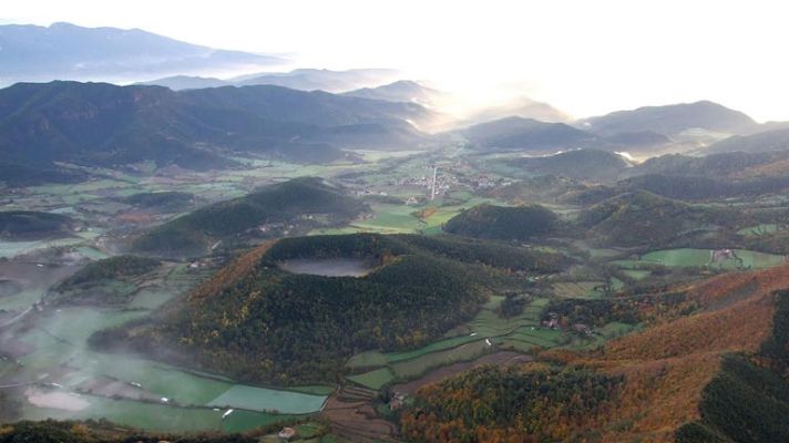 Aquí la Tierra - Tras el volcán verde