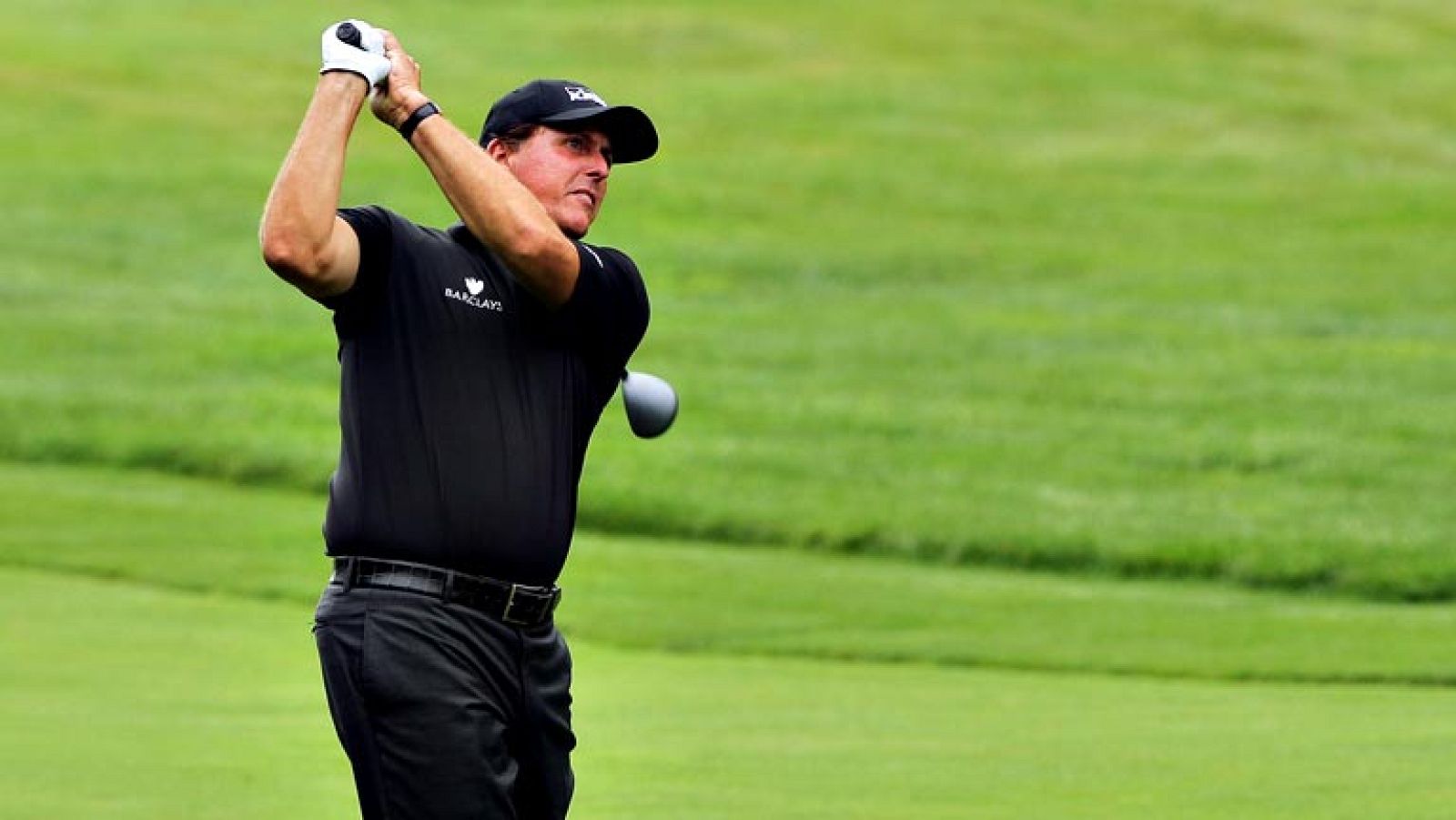 En el torneo Barclays de Nueva Jersey Mickelson se sacó un gran golpe de la chistera para volver al recorrido y demostrar el por qué es uno de los más grandes golfistas del panorama actual.