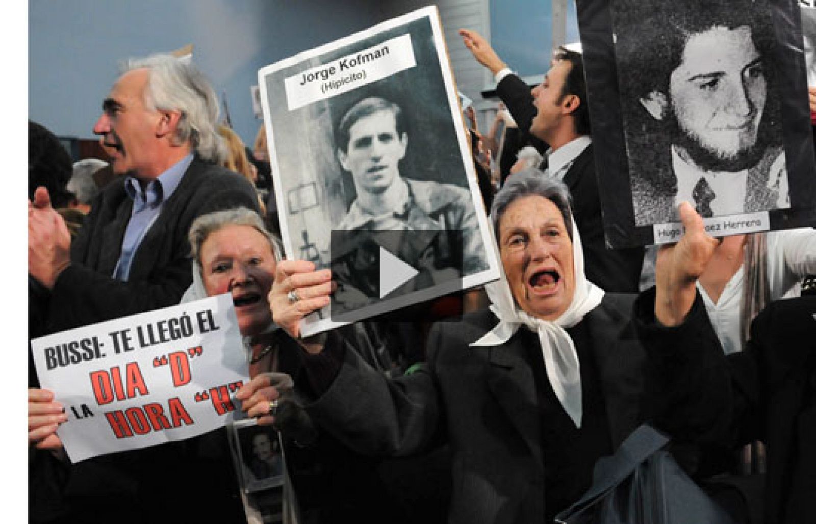 Cadena perpetua para dos ex militares argentinos, Antonio Bussi y Benjamín Menéndez | Ver