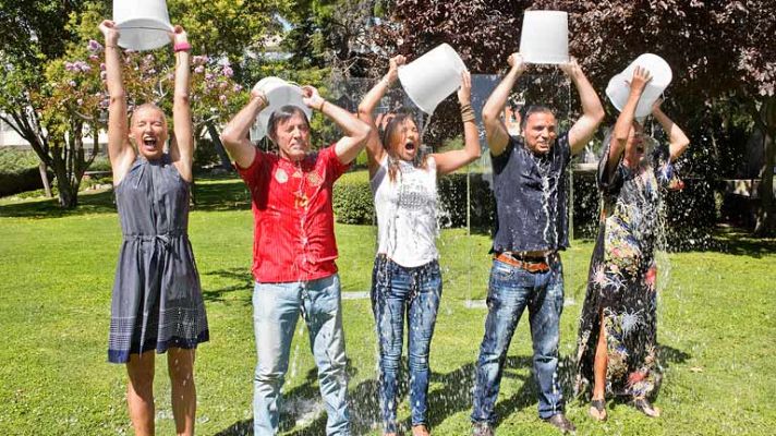 La mañana - RTVE se une al IceBucketChallenge