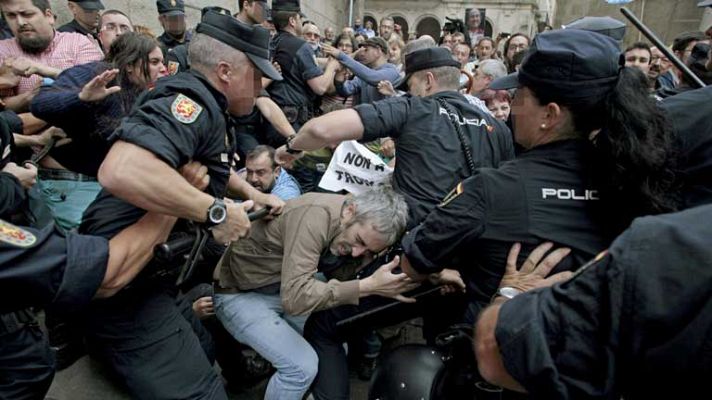 Telediario 1 - Protestas en Santiago