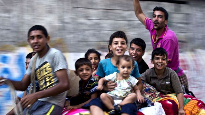 Telediario 1 - En Gaza miles de personas festejan la tregua permanente