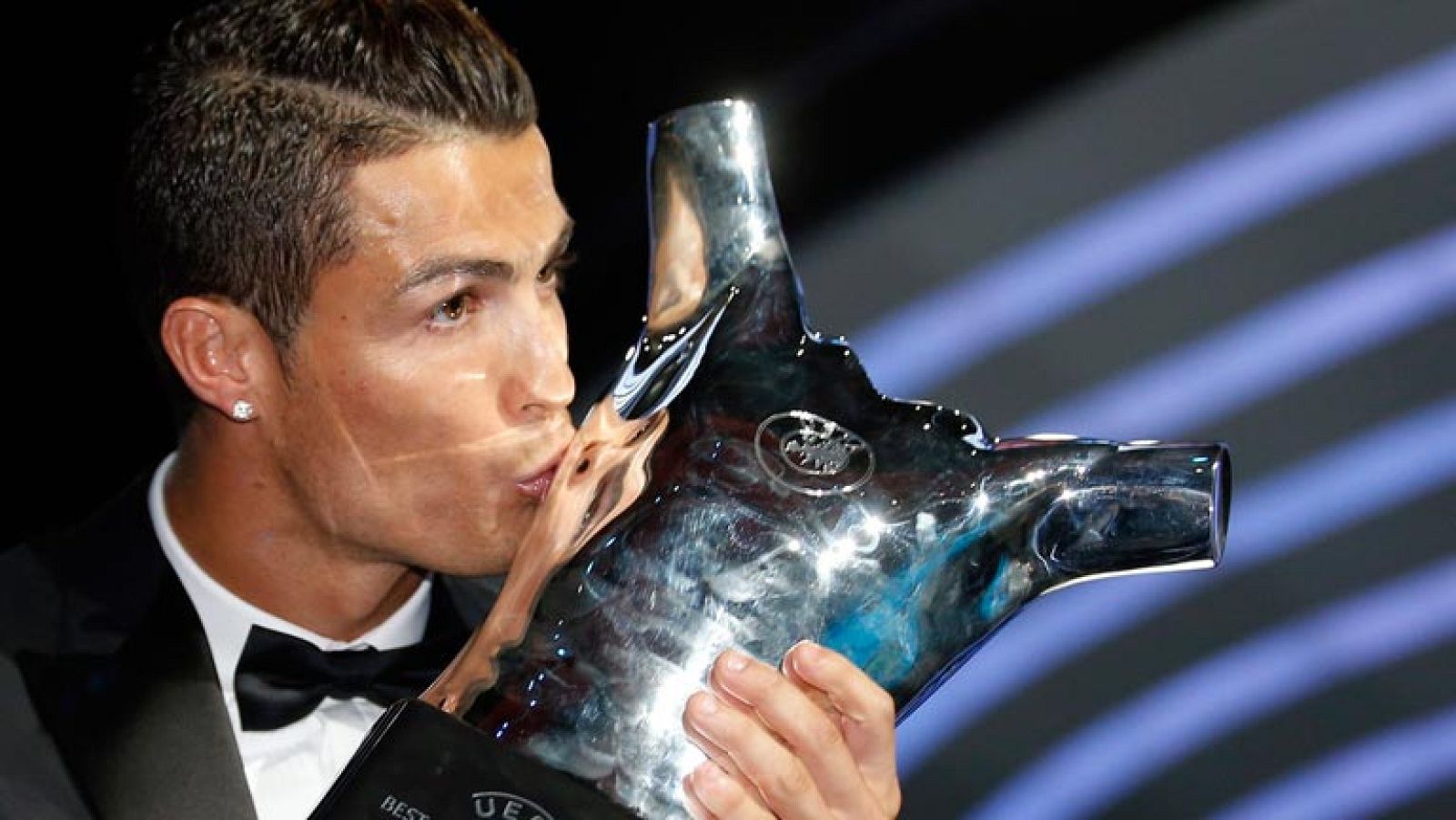Cristiano Ronaldo, mejor jugador de la UEFA 2013-2014 | Ver