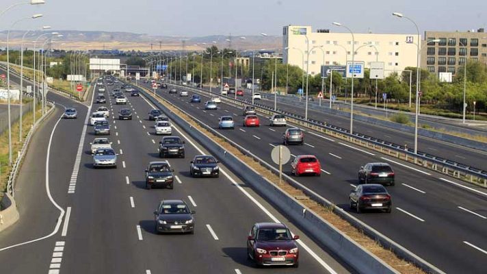 Telediario 1 - Miles de personas vuelven a casa después de las vacaciones