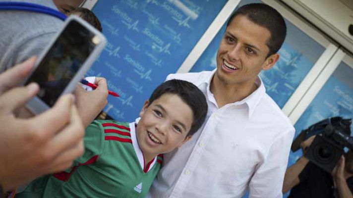 Telediario 1 - El Real Madrid ficha a 'Chicharito'
