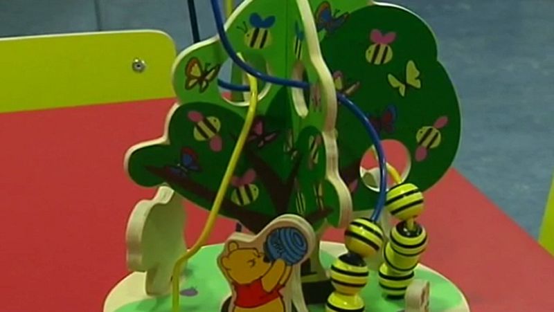 ¿Pueden los padres llevarse a su hijo del hospital sin el alta médica?