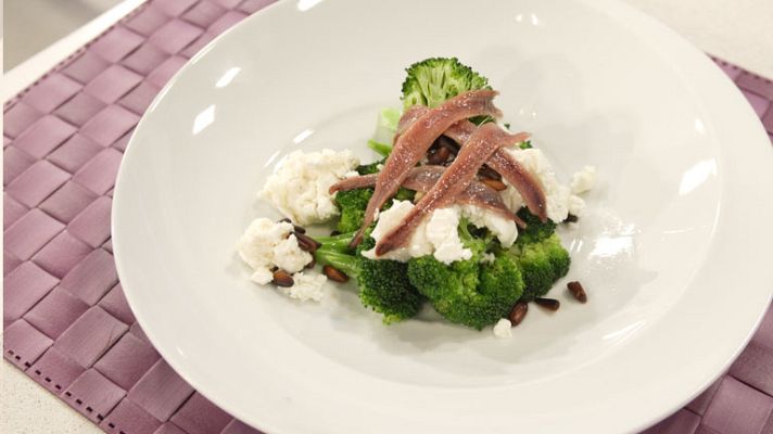 RTVE Cocina - Brócoli con piñones, queso de cabra y anchoas