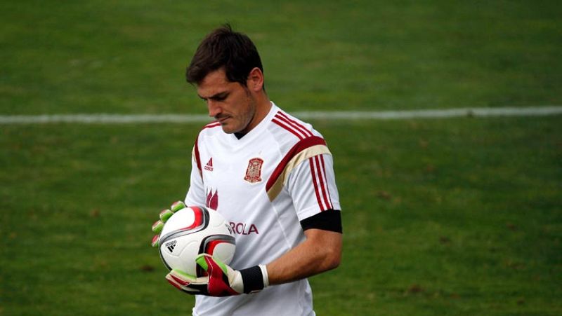Titularidad cuestionada para Casillas también en la selección