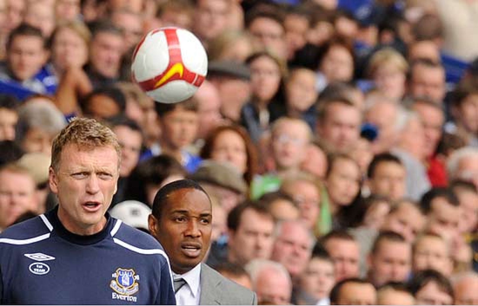 El Everton pierde su segundo partido ante el Portsmouth por 0 a 3 y queda relagado a los últimos puestos de la Premier.