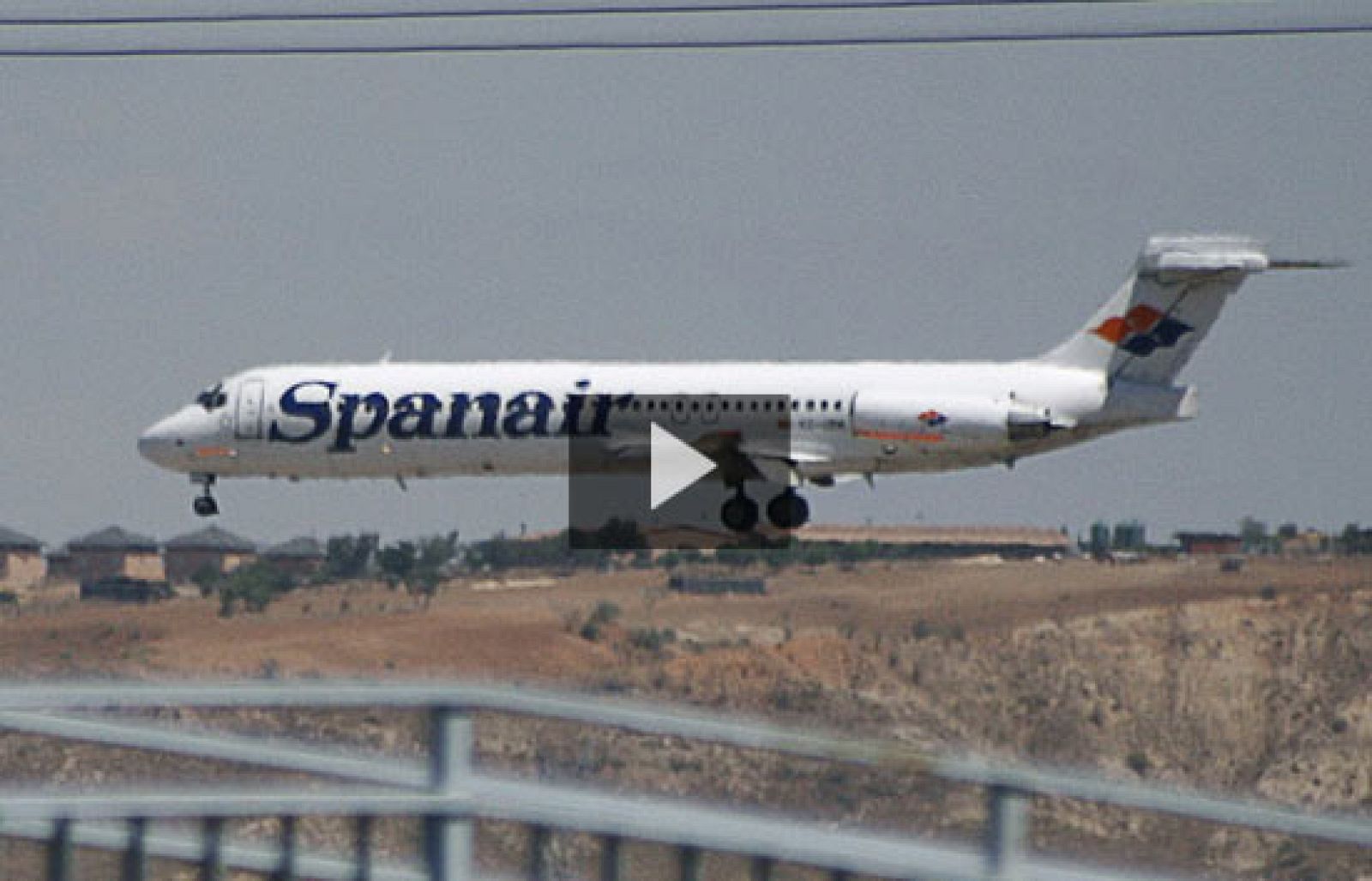 Once días después, el accidente de Barajas sigue siendo noticia de portada en todos los informativos. Informe Semanal analiza los nuevos datos conocidos esta semana y que serán vitales para la investigación (30/08/08).