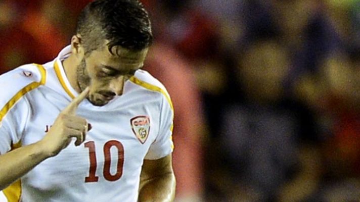 Eurocopa - Ibraimi recorta distancias de penalti (2-1)