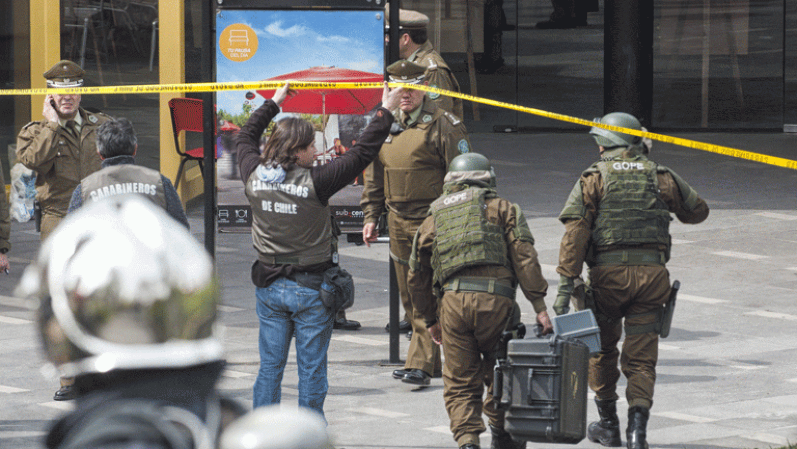Catorce heridos en un atentado en una estación de Santiago de Chile
