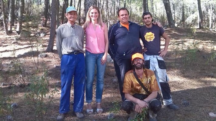 Aquí la Tierra - Resineros, un oficio en el que llora el árbol y ríen ellos