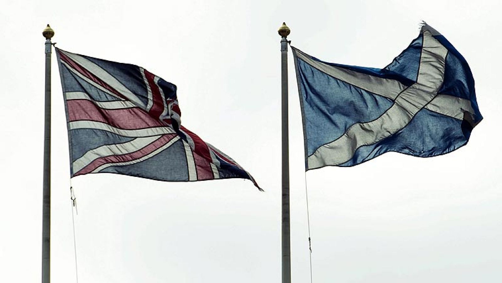 Los bancos Lloyds y RBS anuncian que se mudarán a Londres si Escocia vota por la independencia