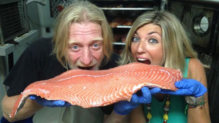 Aquí la Tierra - Rico salmón ahumado ¡en la sierra!