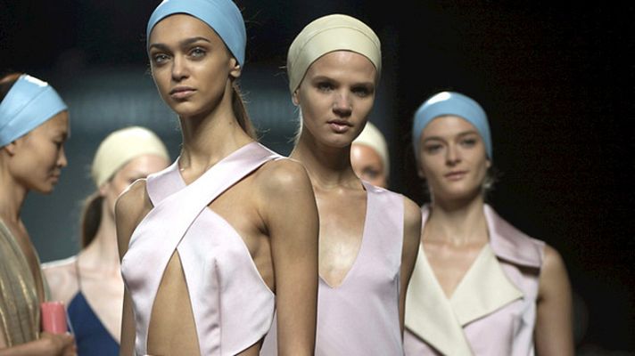 La vida al bies - Desfile de Maya Hansen y Moisés Nieto