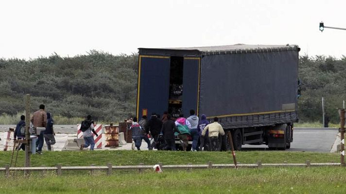 Telediario 1 - La inmigración es un motivo de tensión entre Londres y París