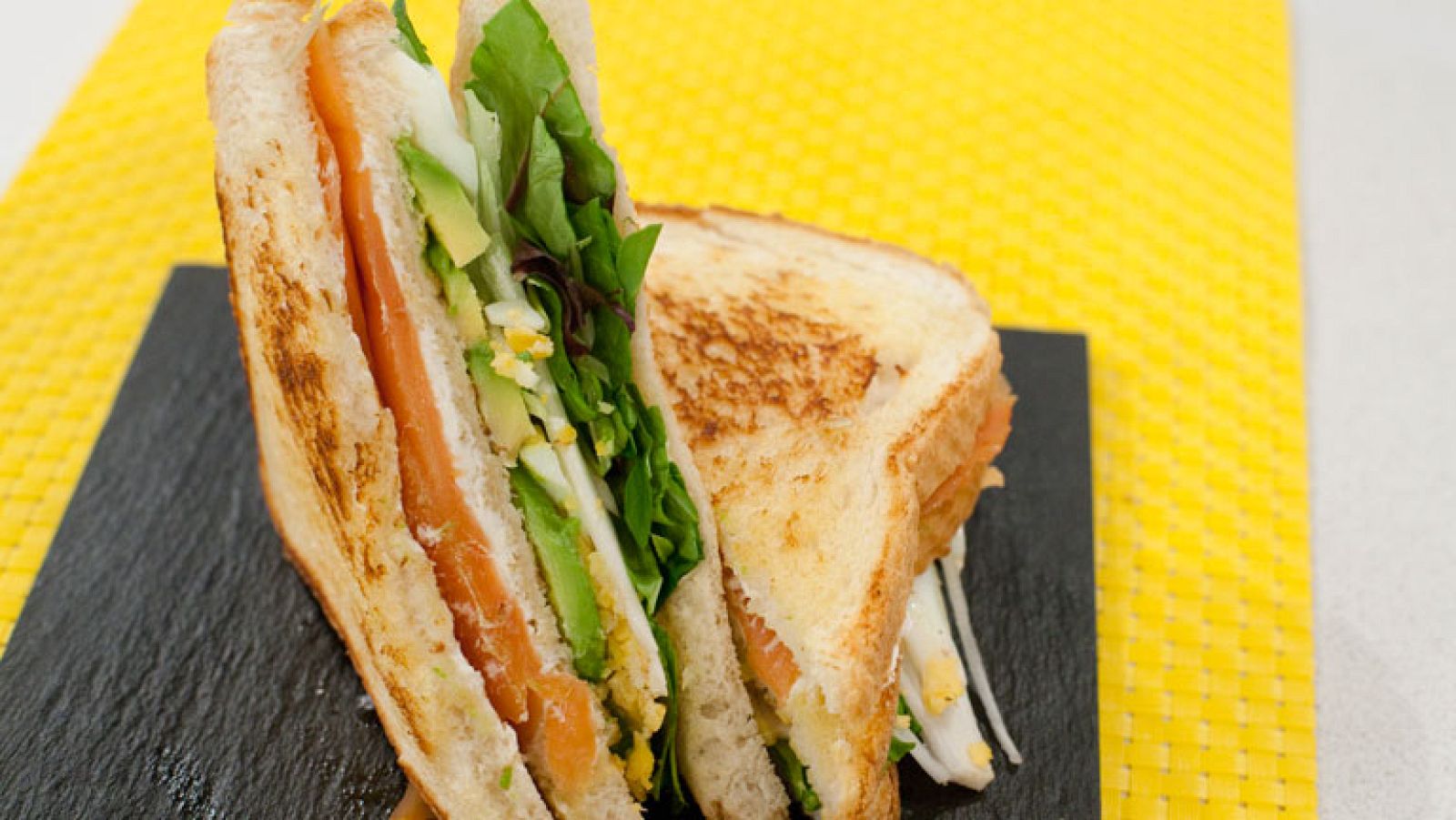 Súpersandwich de salmón