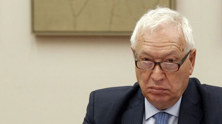 Telediario 1 - Margallo amenaza con suspender la autonomía de Cataluña