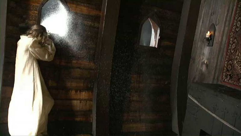 Isabel - ¿Por qué murió la gran mayoría del séquito de Juana en Flandes?