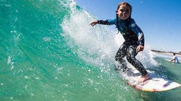 Telediario 1 - La nueva sensación del surf tiene solo seis años