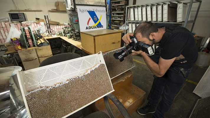 Telediario 1 - Mayor operación contra fábricas de tabaco ilegal en España