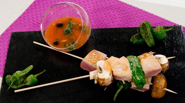 RTVE Cocina - Brochetas de bonito, pimientos y portobello con salsa medite