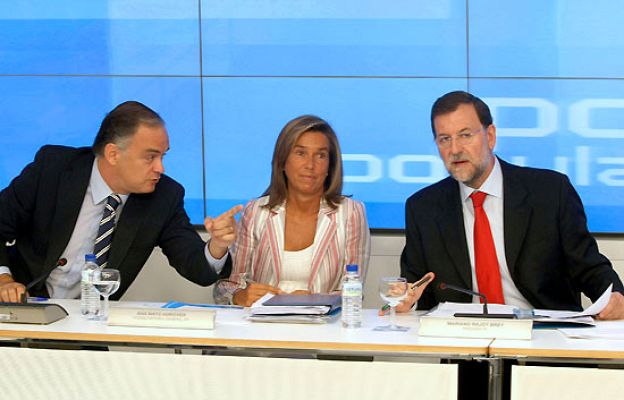  - Rajoy pide mirar "hacia el futuro"