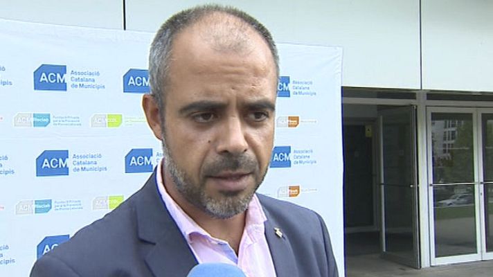 Telediario 1 - Ayuntamientos catalanes celebrarán plenos sobre la consulta