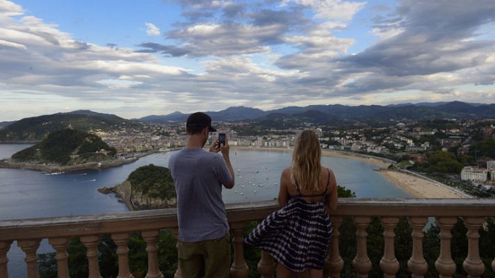 Telediario 1 - Nuevo récord de turistas extranjeros