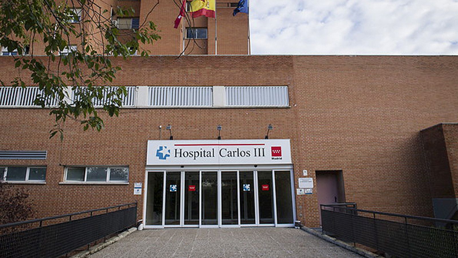 T con T - El religioso español infectado por ébola sigue grave