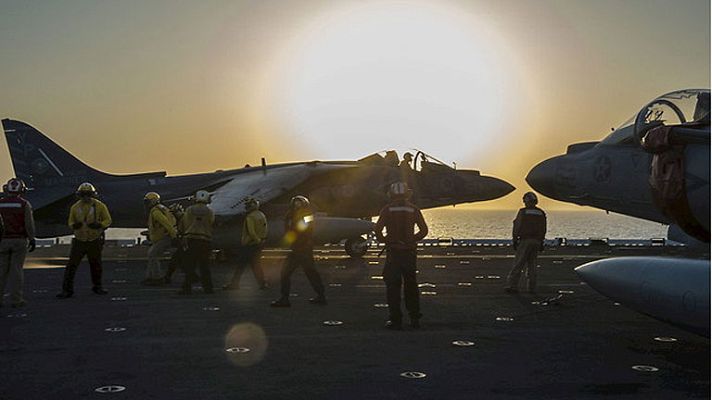 Telediario 1 - Primer bombardeo contra el EI en Siria