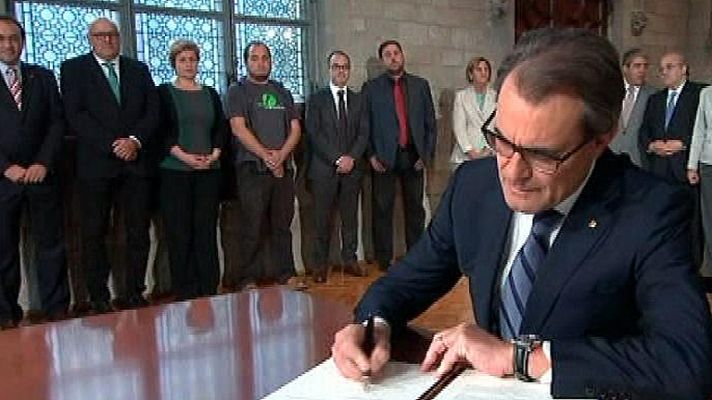 Informativo 24h - Mas firma la convocatoria de la consulta soberanista