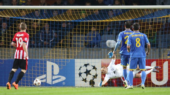 Champions League - Aduriz recorta distancias antes del desncanso (2-1)